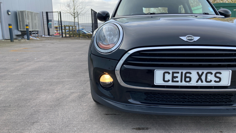 MINI Hatchback 1.5 Cooper D 3dr Diesel Hatchback
